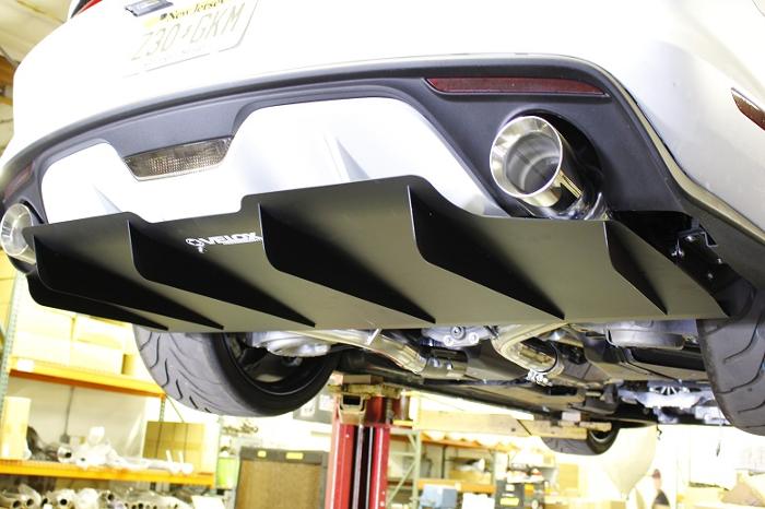 Rear diffuser on Ford Mustang S550.
