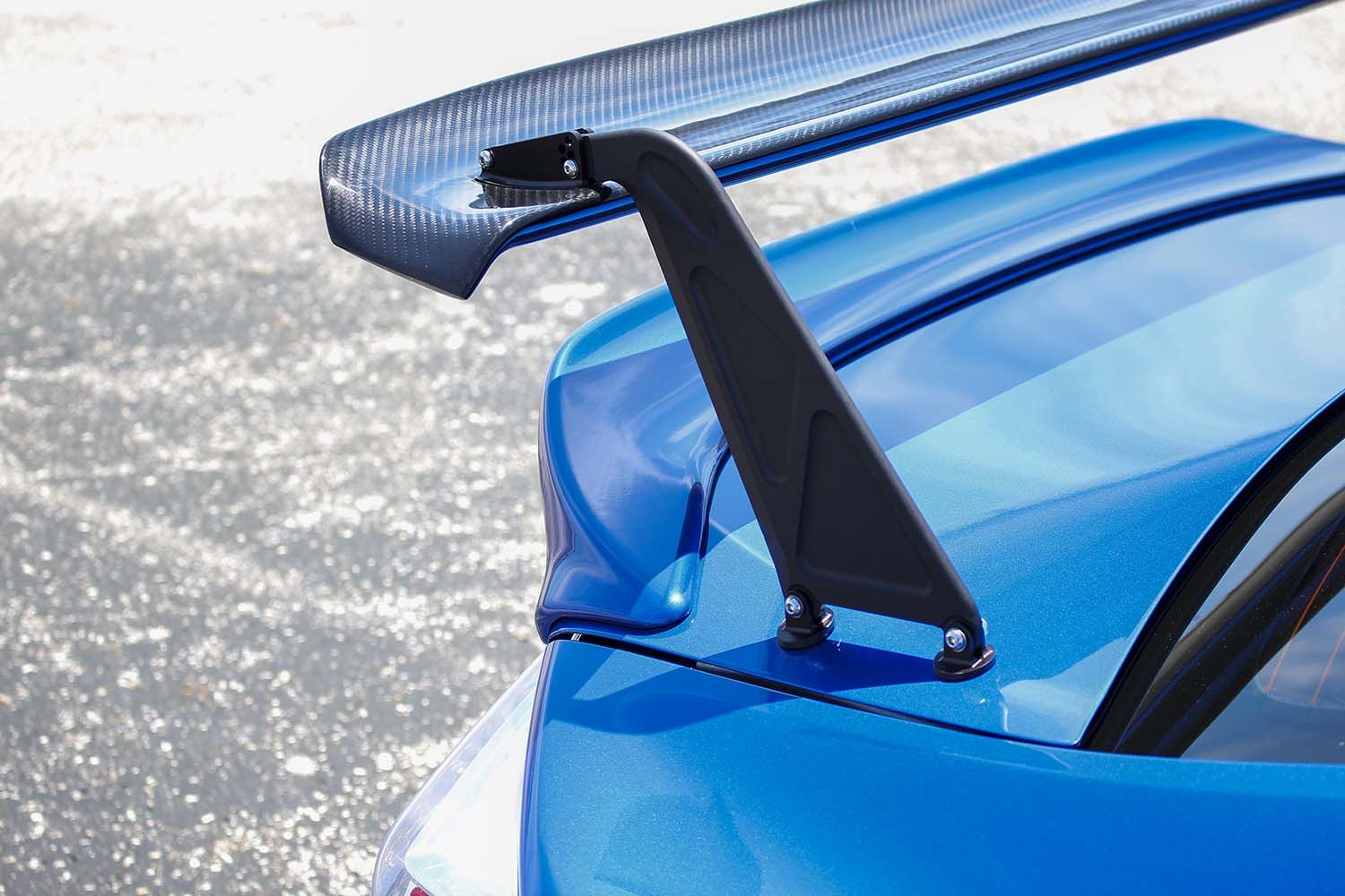 Verus Engineering Carbon Fiber Maintenance, Rear Wing Verus Engineering Carbon Fiber Maintenance, Rear Wing