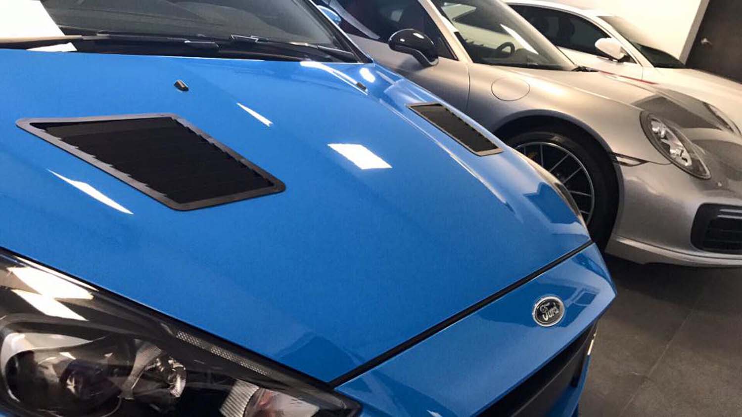 Hood Louver Kit - Focus RS/ST (MK3) - Black (Blemish)