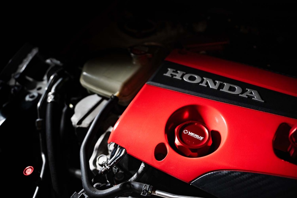 RLA Oil Cap - Honda Civic Type R (FK8), installed close-up