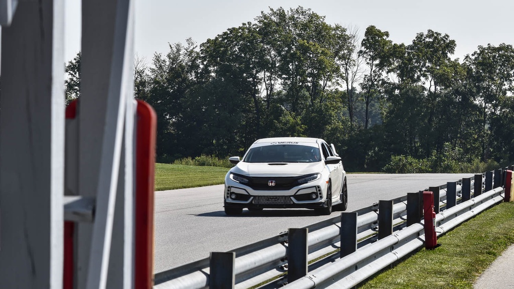 Side Splitter Kit - Honda Civic Type R (FK8), on track
