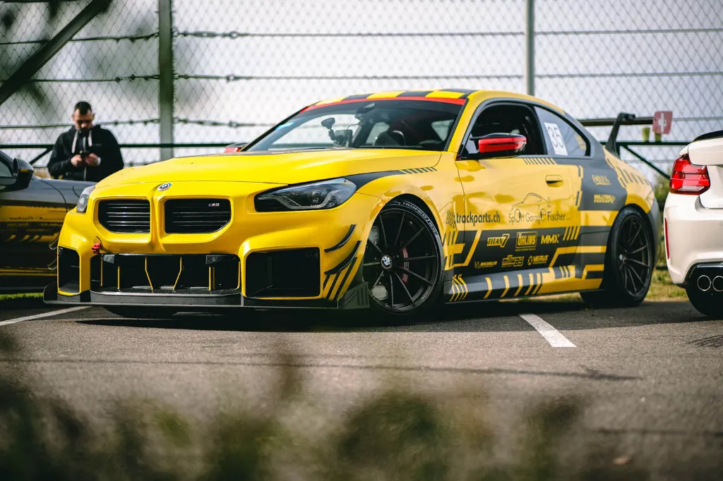 m2 g87 slicks.webp