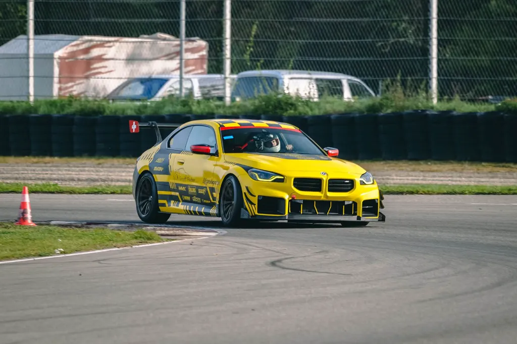 m2 g87 slicks anneau.webp