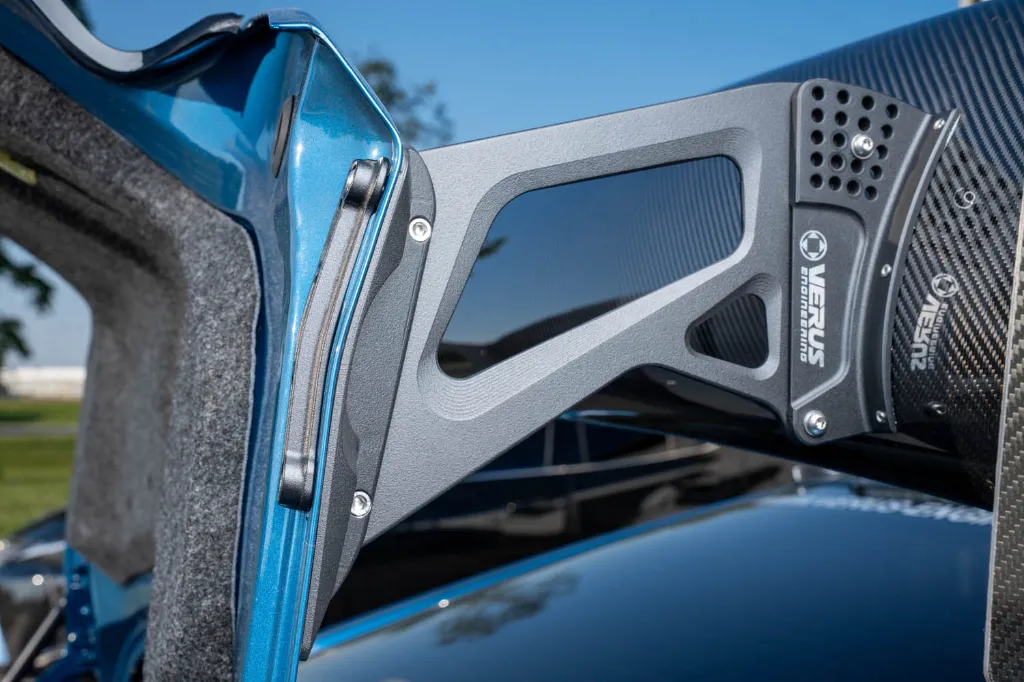 Close-up of the dogbone support plate behind the UCW Rear Wing upright